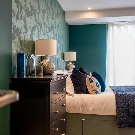 3ten @ Ryedale House Apartment